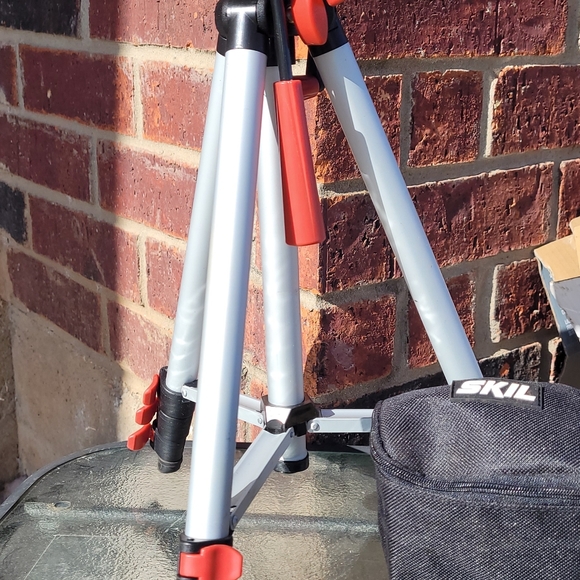 SKIL 360 degree self leveling laser level - Picture 8 of 14